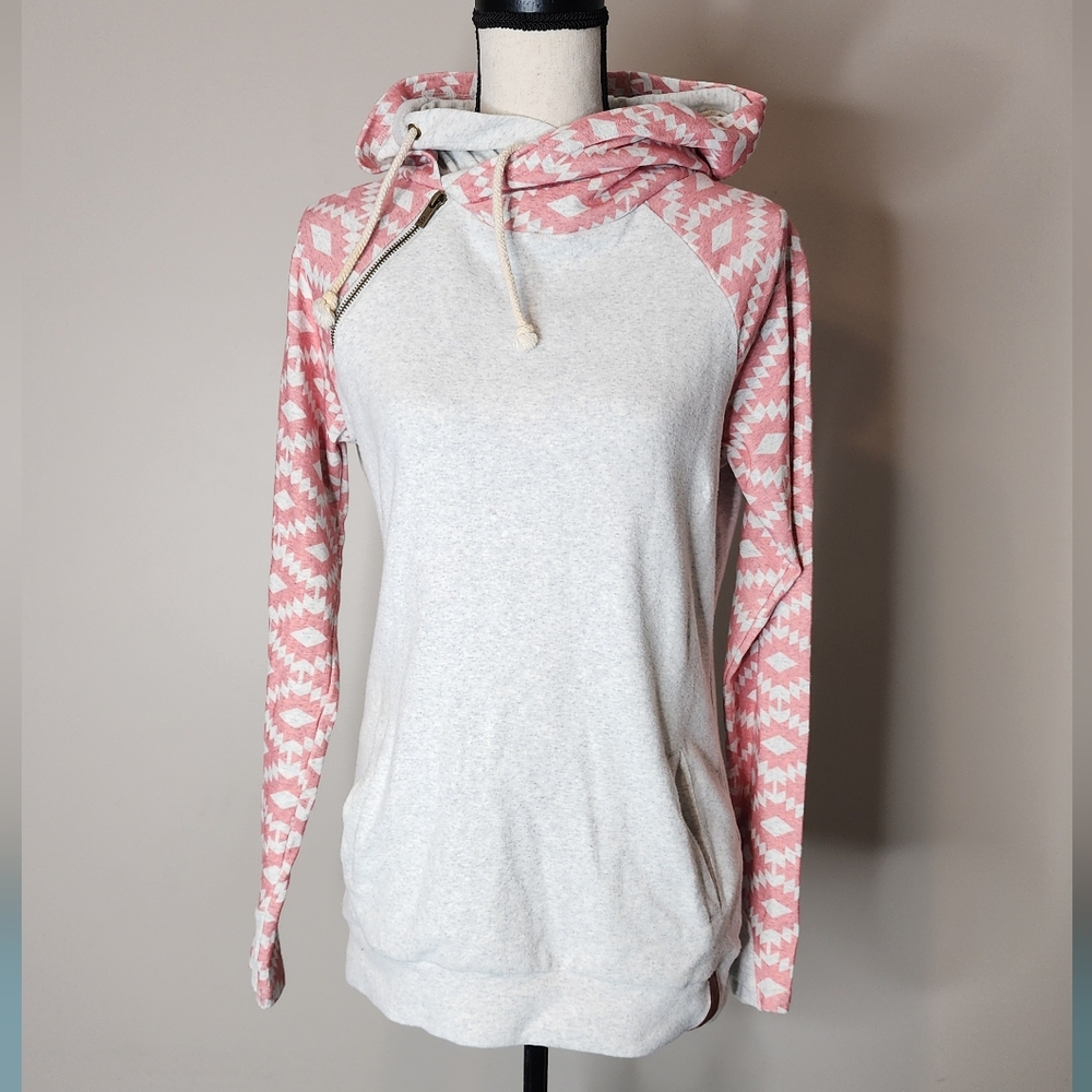 Ampersand Avenue Aztec Double Hood